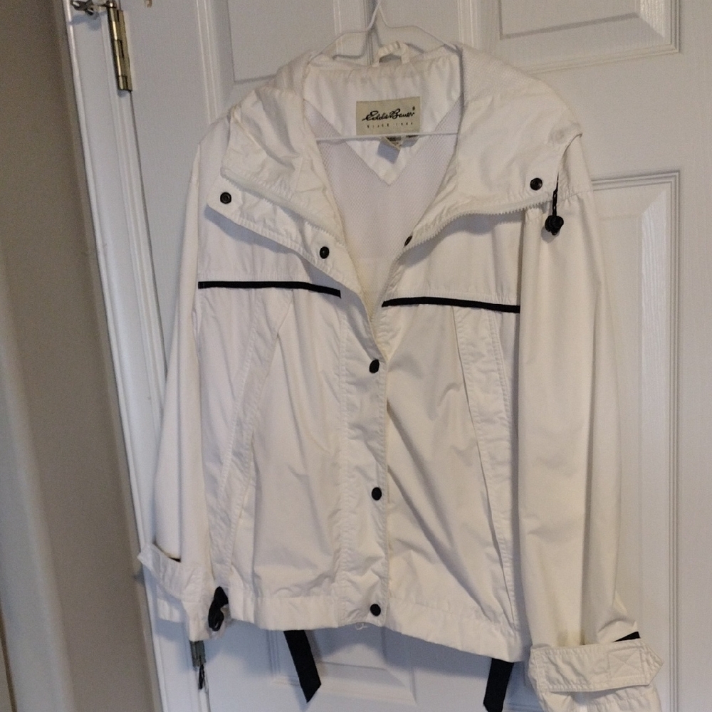 Eddie Bauer Black and White Ski Jacket Insulated Weather-Resistant